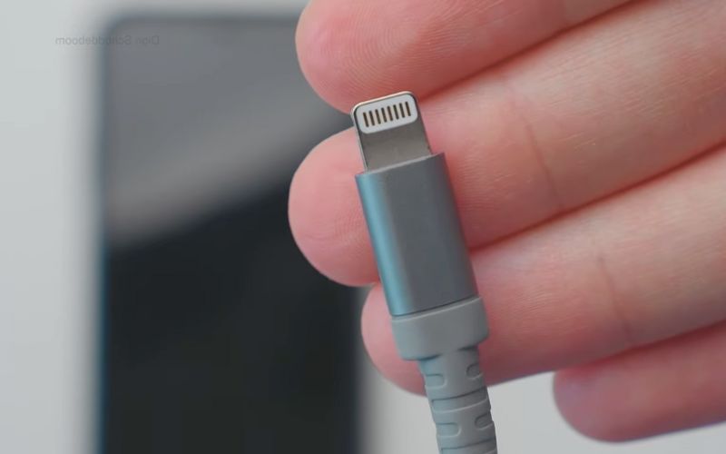 lightning USB charging port